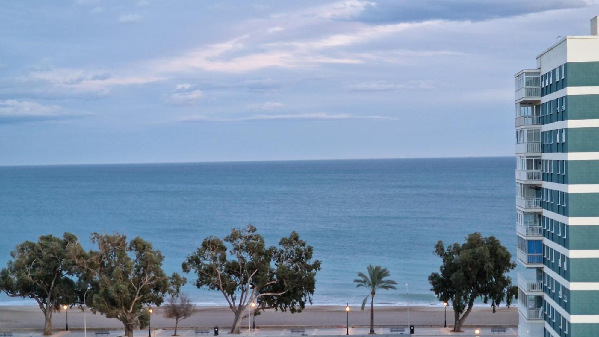 Stunning Sea Vistas By The Beach Беникасим Экстерьер фото